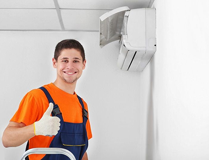 Thợ sửa máy lạnh chuyên nghiệp